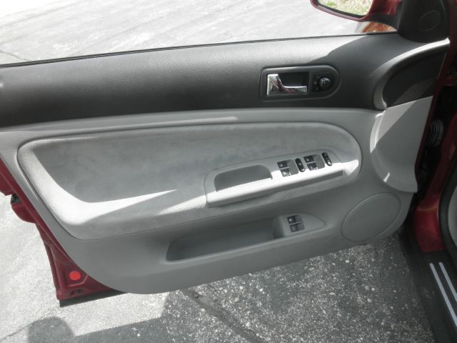 2003 Volkswagen Passat S Sedan