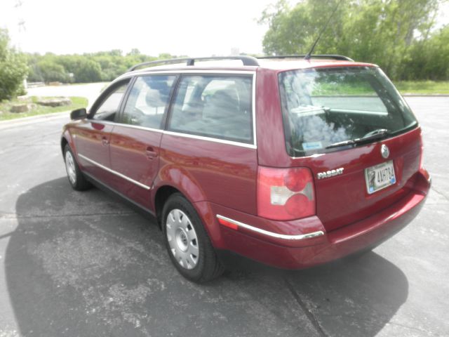 2003 Volkswagen Passat S Sedan