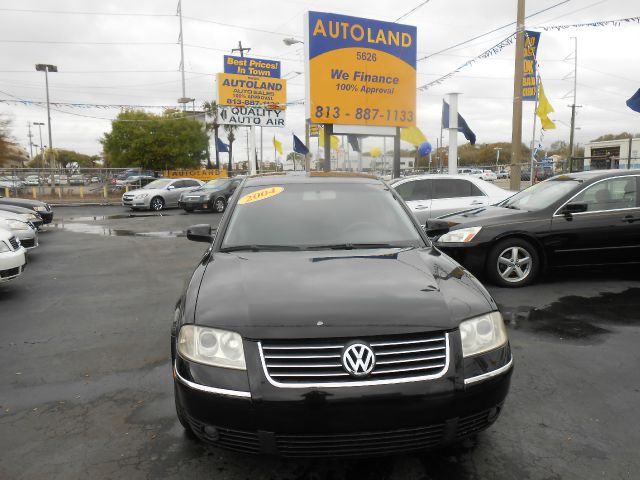 2004 Volkswagen Passat FWD 4dr Sport