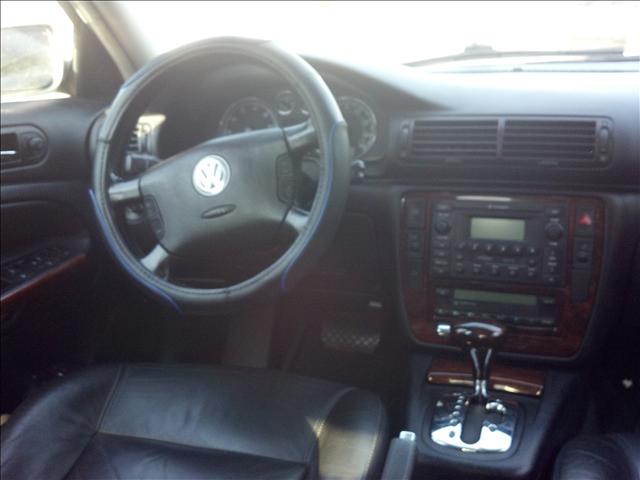 2004 Volkswagen Passat Prerunner SR5