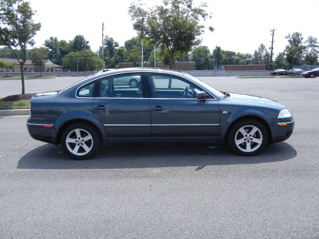 2004 Volkswagen Passat SE Crew Cab 4WD FFV
