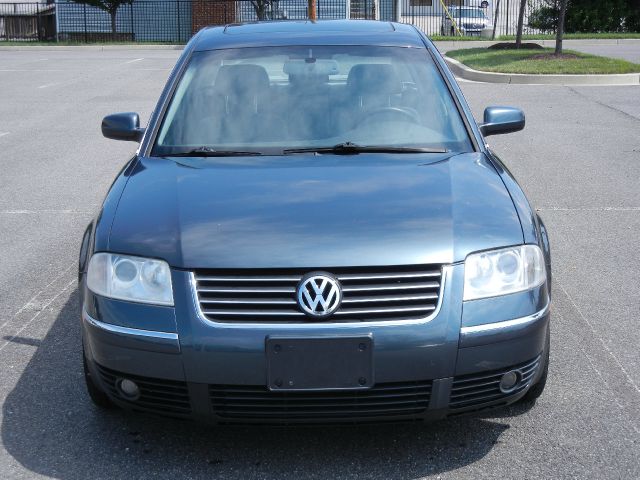 2004 Volkswagen Passat SE Crew Cab 4WD FFV