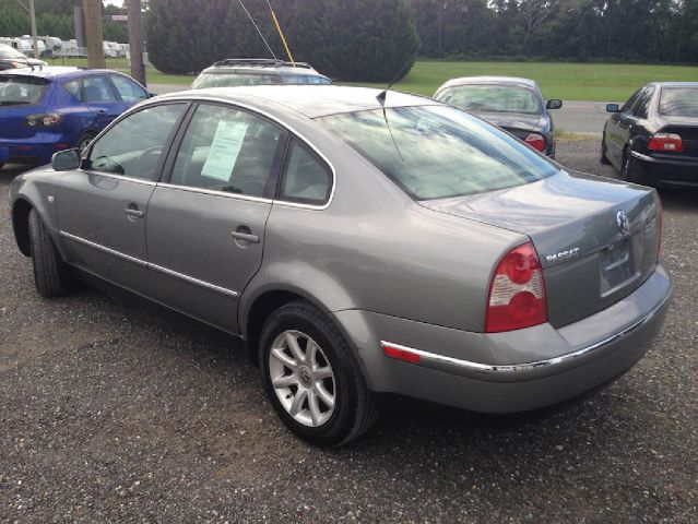 2004 Volkswagen Passat CREW CAB SRW 4X2