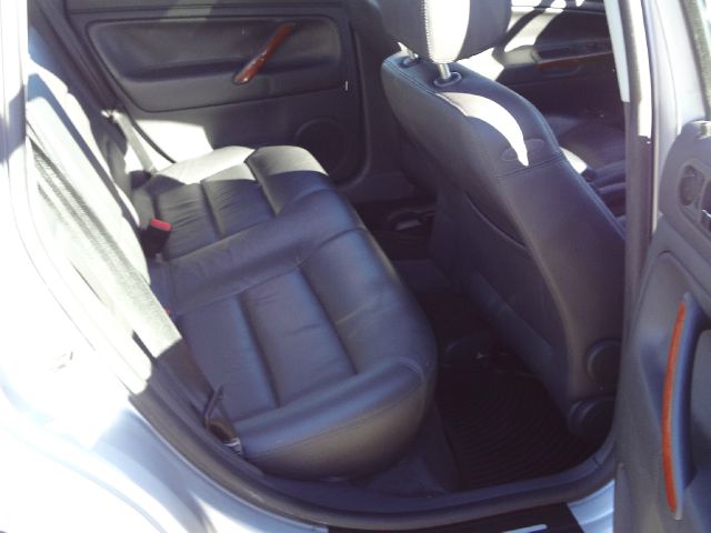 2004 Volkswagen Passat FWD 4dr Sport