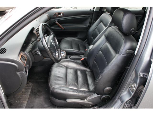 2004 Volkswagen Passat King Cab 4WD