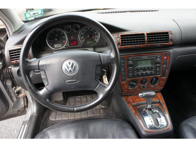 2004 Volkswagen Passat King Cab 4WD