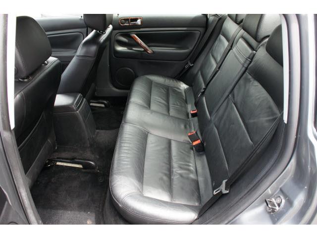 2004 Volkswagen Passat King Cab 4WD