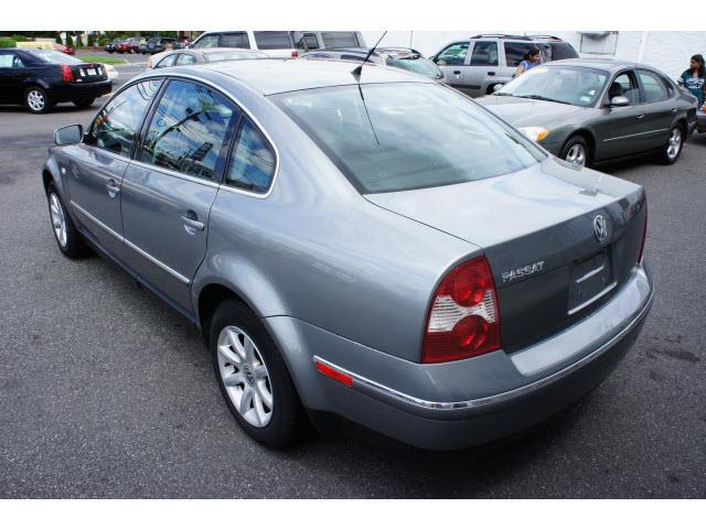 2004 Volkswagen Passat King Cab 4WD