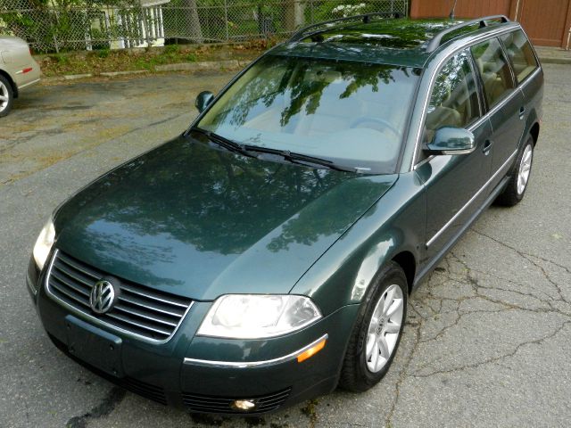 2004 Volkswagen Passat 4dr Sdn 750li Xdrive AWD