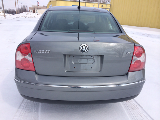 2004 Volkswagen Passat SE Crew Cab 4WD FFV