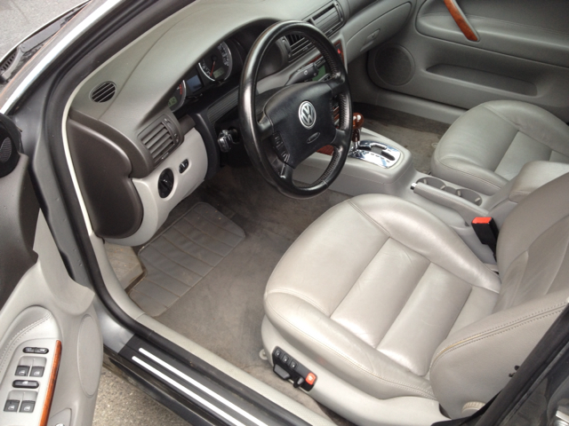 2004 Volkswagen Passat SE Crew Cab 4WD FFV