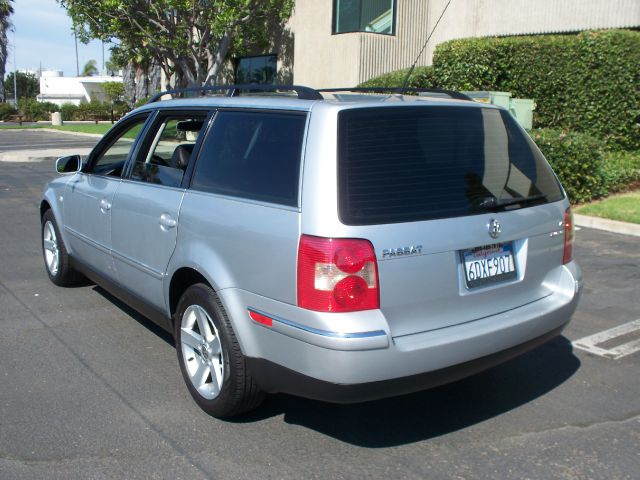 2004 Volkswagen Passat SE Crew Cab 4WD FFV