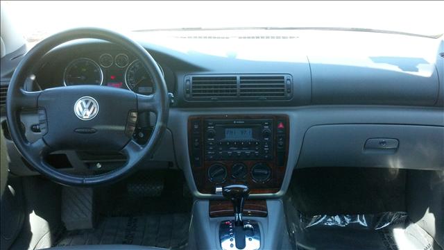 2004 Volkswagen Passat CD With MP3