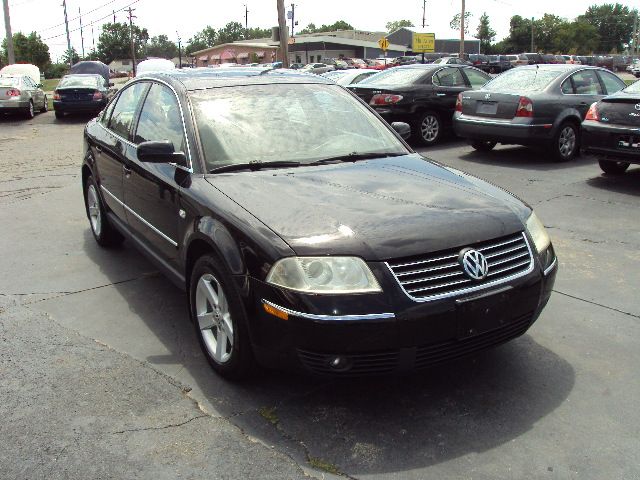 2004 Volkswagen Passat LS W/leather Seats