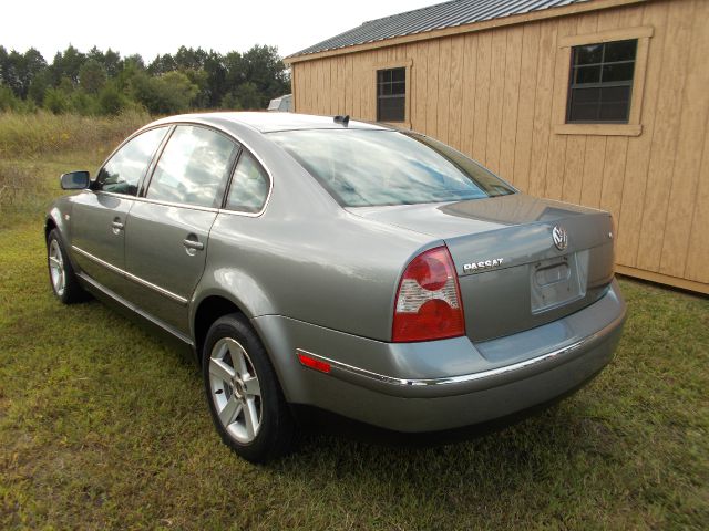 2004 Volkswagen Passat SE Crew Cab 4WD FFV