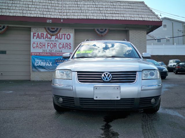 2004 Volkswagen Passat SE Crew Cab 4WD FFV