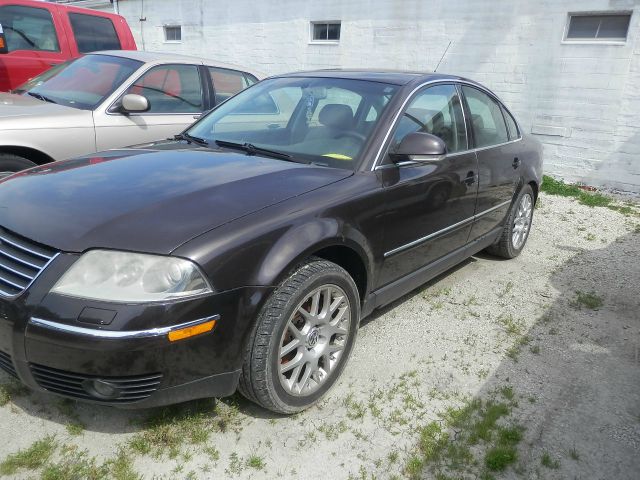 2004 Volkswagen Passat LS W/leather Seats