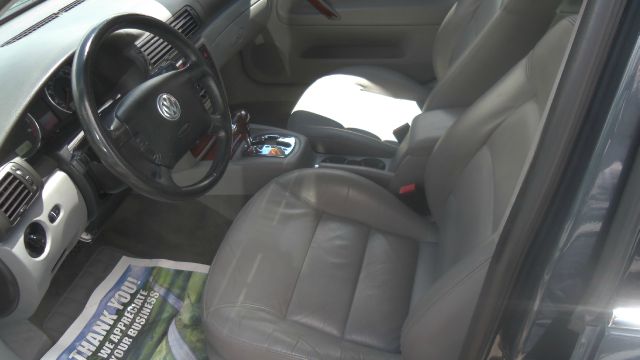 2004 Volkswagen Passat SE Crew Cab 4WD FFV