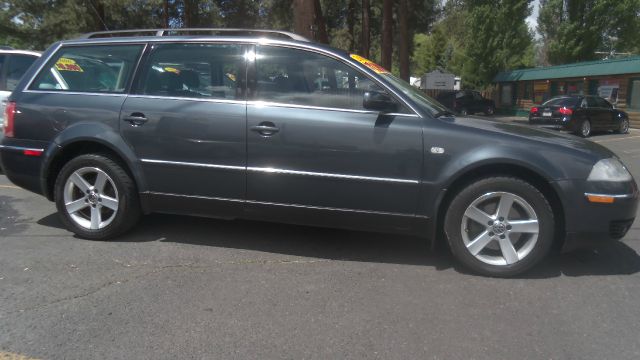 2004 Volkswagen Passat SE Crew Cab 4WD FFV