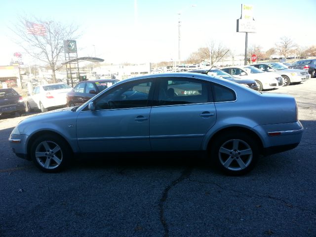 2004 Volkswagen Passat SE Crew Cab 4WD FFV