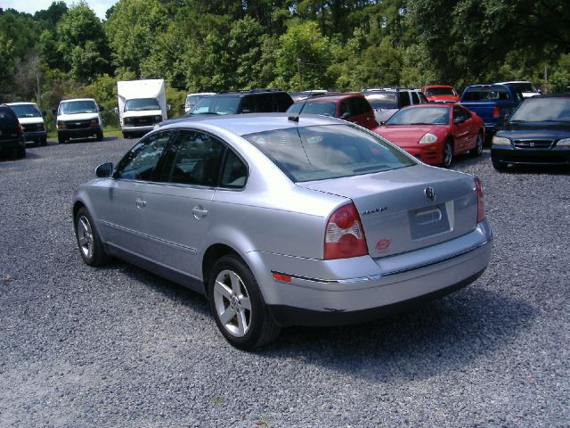 2004 Volkswagen Passat SE Crew Cab 4WD FFV