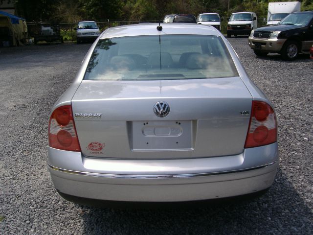 2004 Volkswagen Passat SE Crew Cab 4WD FFV