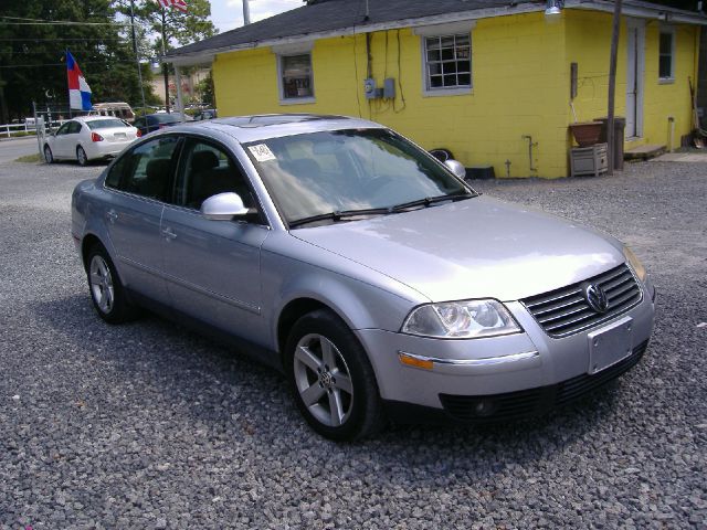 2004 Volkswagen Passat SE Crew Cab 4WD FFV