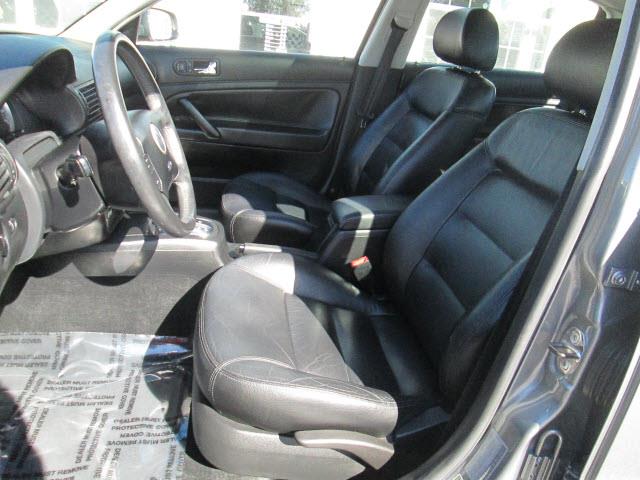 2004 Volkswagen Passat King Cab 4WD