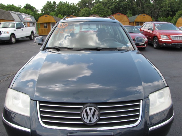 2004 Volkswagen Passat 4dr Sdn 750li Xdrive AWD