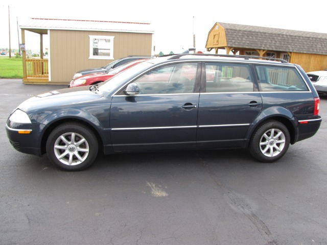2004 Volkswagen Passat 4dr Sdn 750li Xdrive AWD