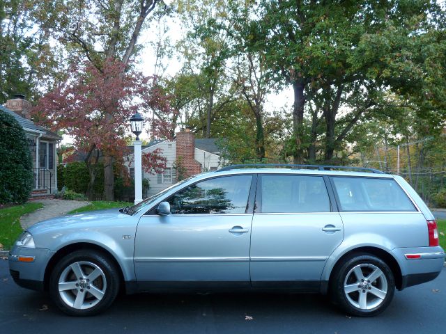 2004 Volkswagen Passat LS - Leather Roof Nice