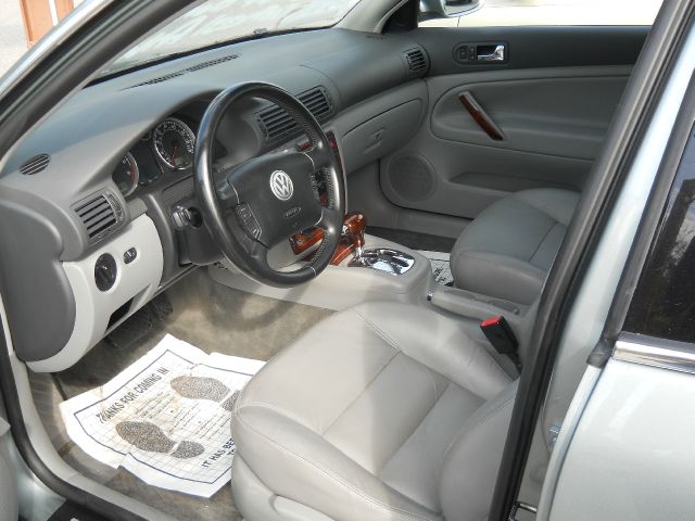 2004 Volkswagen Passat Unknown