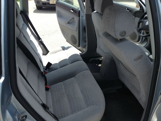 2004 Volkswagen Passat S Sedan