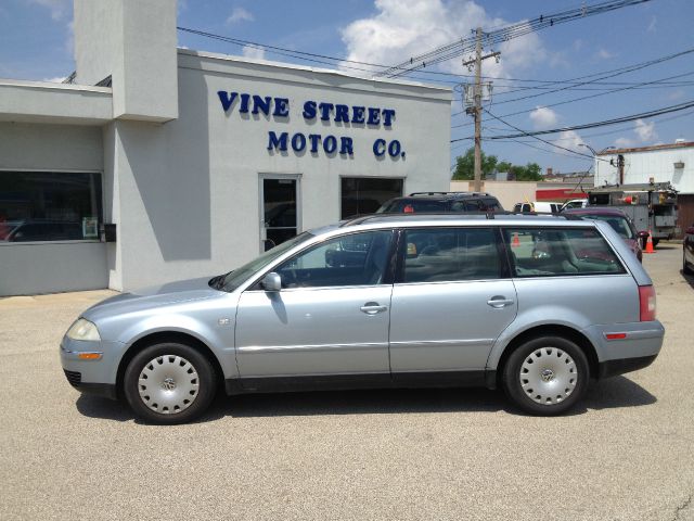 2004 Volkswagen Passat S Sedan
