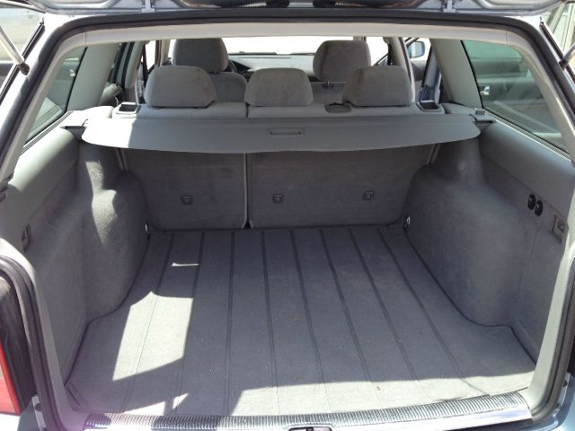 2004 Volkswagen Passat S Sedan