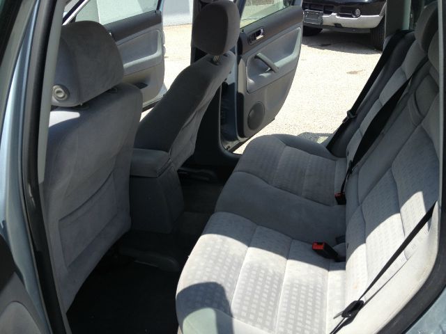 2004 Volkswagen Passat S Sedan