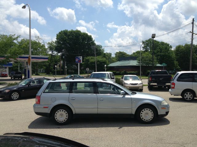 2004 Volkswagen Passat S Sedan