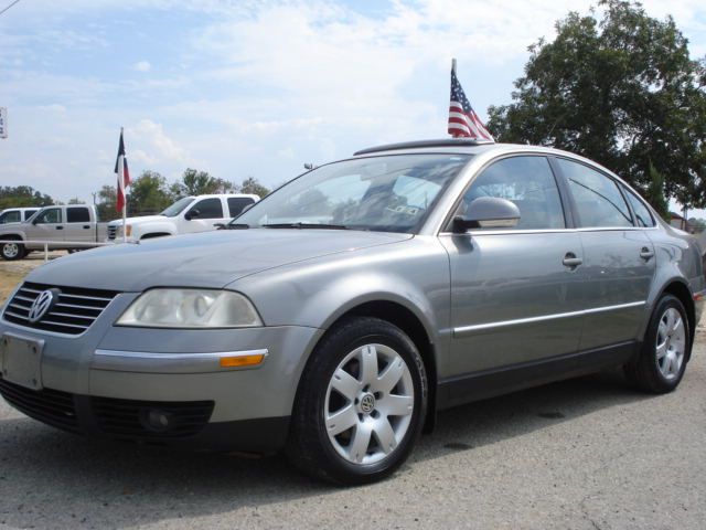 2005 Volkswagen Passat 4dr 112 WB AWD