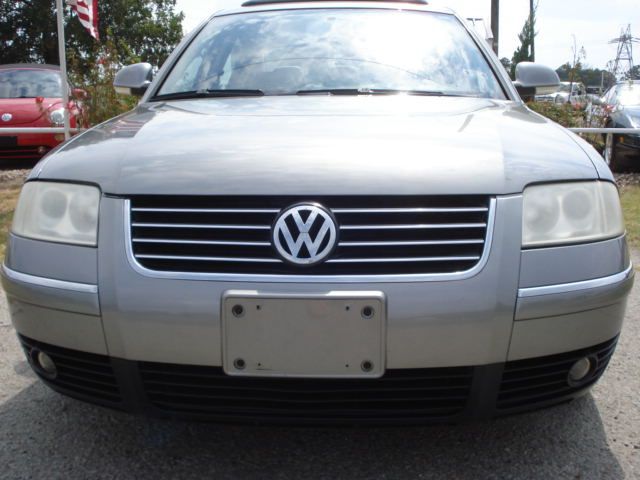 2005 Volkswagen Passat 4dr 112 WB AWD