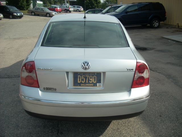 2005 Volkswagen Passat 4dr 112 WB AWD