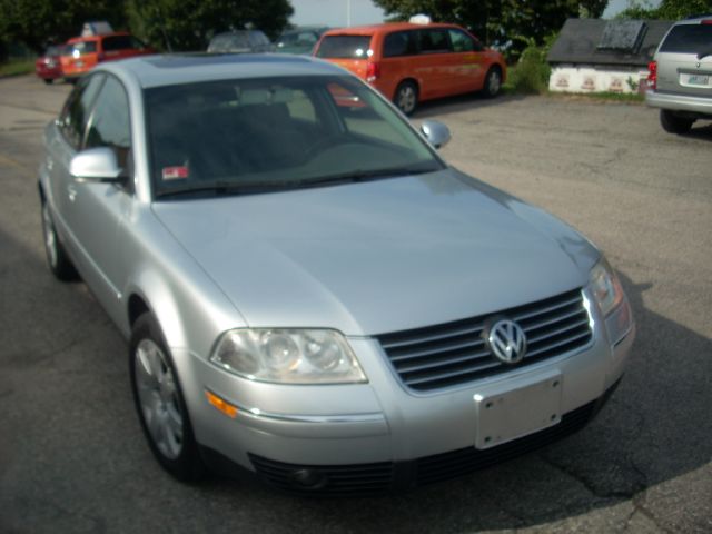 2005 Volkswagen Passat 4dr 112 WB AWD