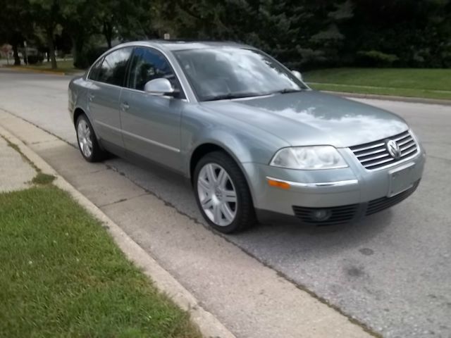 2005 Volkswagen Passat 4dr 112 WB AWD