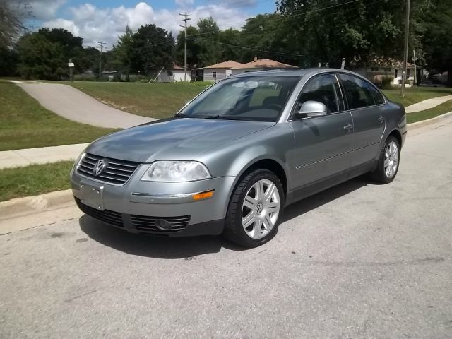 2005 Volkswagen Passat 4dr 112 WB AWD