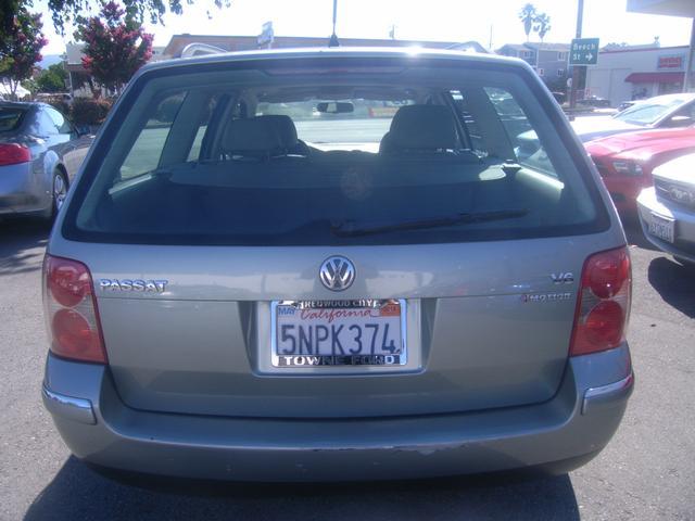 2005 Volkswagen Passat SE Crew Cab 4WD FFV