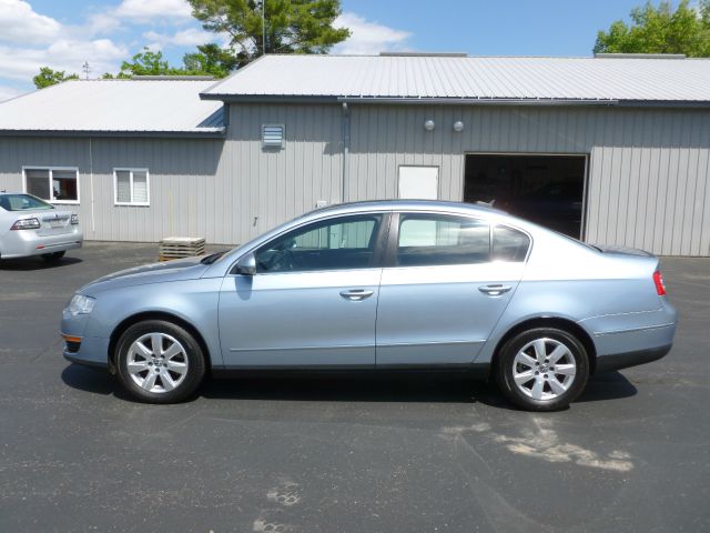 2006 Volkswagen Passat 2008 Chevrolet 5