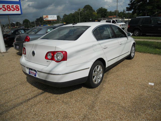 2006 Volkswagen Passat 4DR SDN LE V6 AT