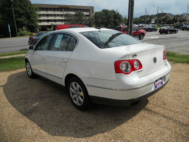 2006 Volkswagen Passat 4DR SDN LE V6 AT