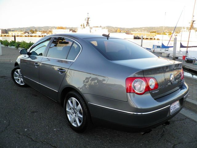 2006 Volkswagen Passat 4DR SDN LE V6 AT