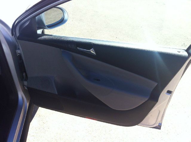 2006 Volkswagen Passat 4DR SDN LE V6 AT