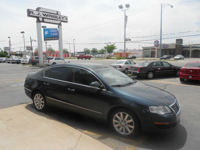 2006 Volkswagen Passat 2008 Chevrolet 5
